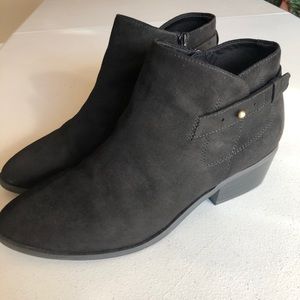 Old Navy Faux-Suede Side Buckle Ankle Booties Sz 9